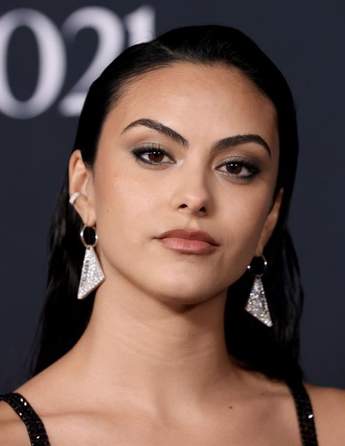 Camila Mendes