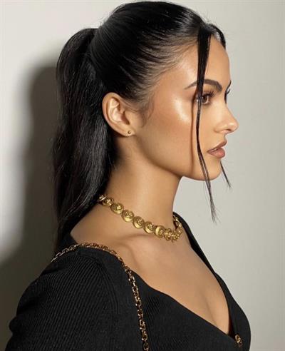 Camila Mendes