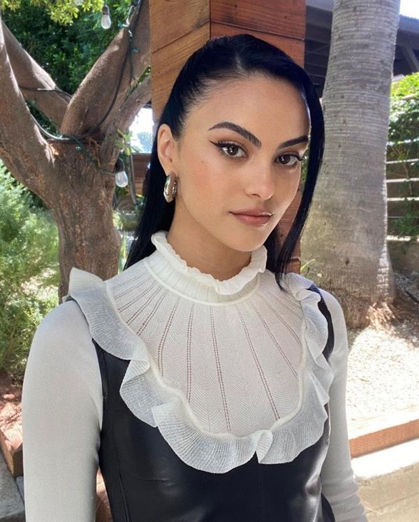 Camila Mendes