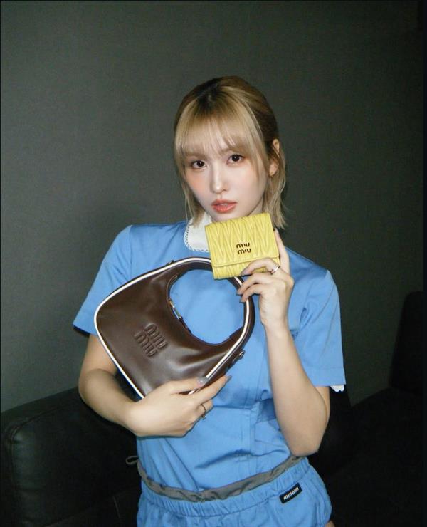 Momo (Hirai Momo)