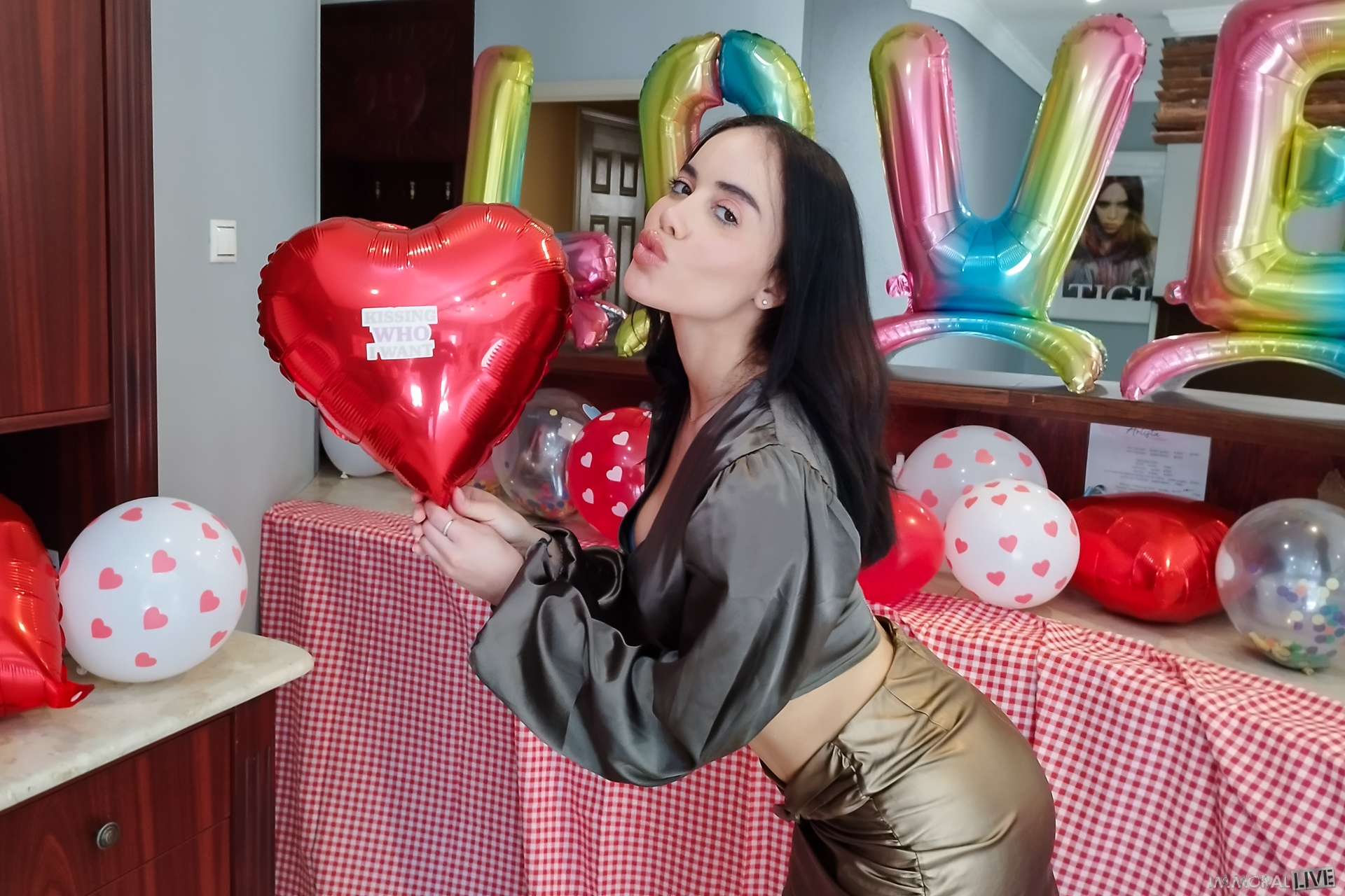 HOTWIFE VICTORIA JUNE SCREAMS w PLEASURE in BIG DICK THREESOME