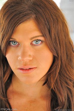 Stephani FTV Nude Pictures Stephani Sporty and Shoes