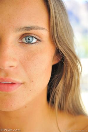 Teal FTV Nude Pictures Teal Masturbating to a creamy orgasm