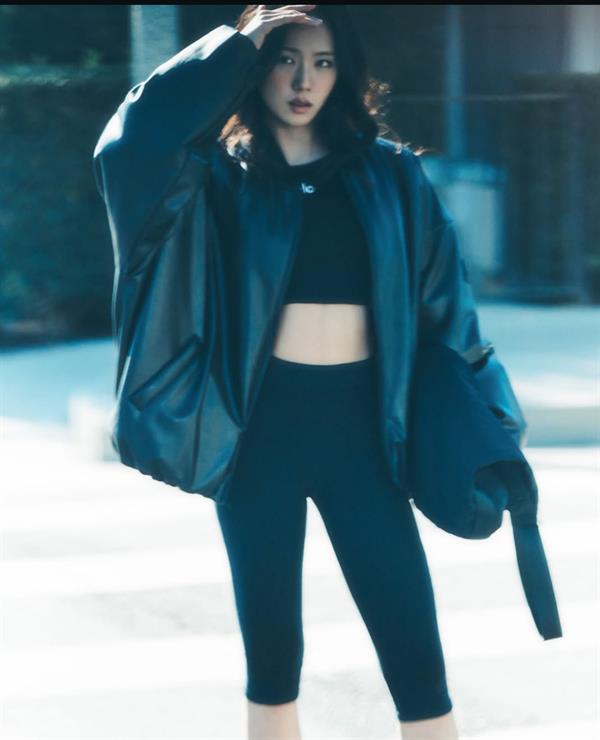 Jisoo (Kim Ji-soo)