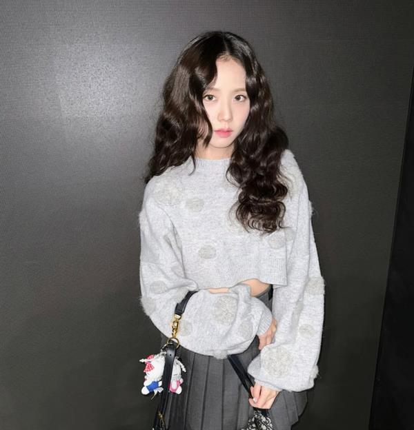 Jisoo (Kim Ji-soo)