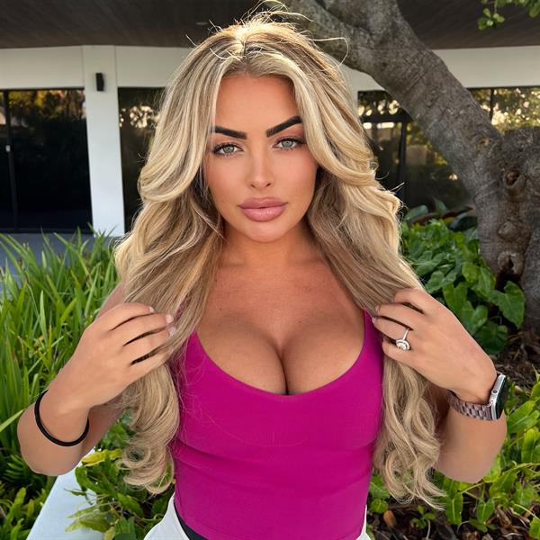 Amanda Saccomanno