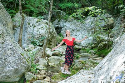 All natural in both body and spirit Olivia Trunk enjoys getting naked and masturbating in the great outdoors.