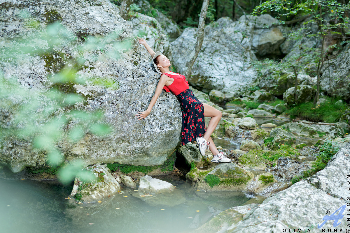 All natural in both body and spirit Olivia Trunk enjoys getting naked and masturbating in the great outdoors.