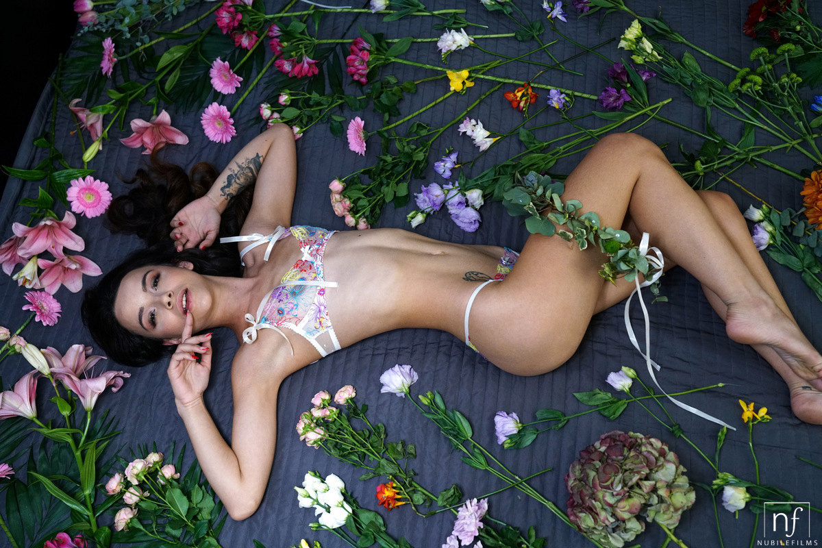 Romance meets passion as Ohana Petite is wooed with flowers and then given a pussy pounding that makes her squeal