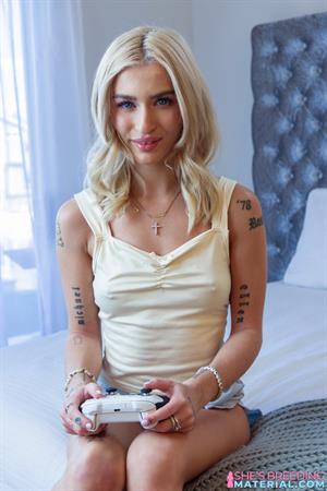 Emma Rosie Nude Pictures Petite coed Emma Rosie really wants a creampie from her stepbrother so she can fantasize about being pregnant