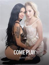 Dulce & Emma White: Come Play