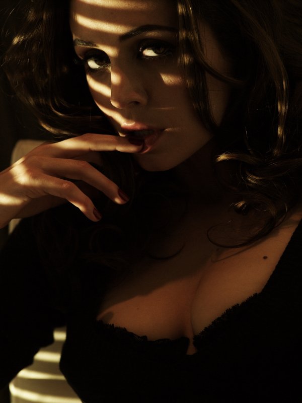 Eliza Dushku in lingerie