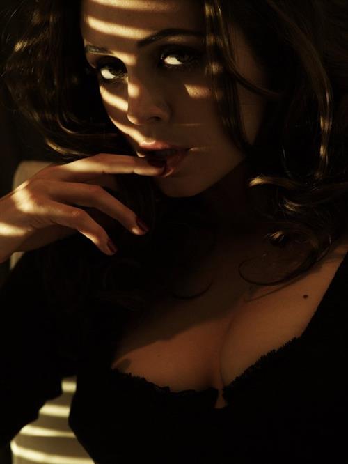 Eliza Dushku in lingerie