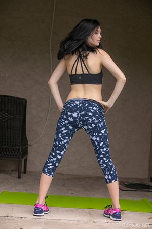 Jamie Green Nude Pictures Jamie Green's Yoga Set