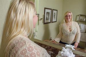 Crystal Lewis Nude Pictures Crystal's Bathroom Set