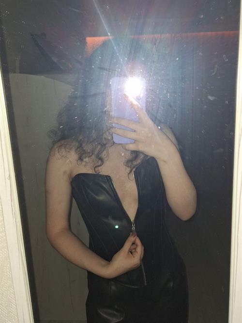 VgothV taking a selfie