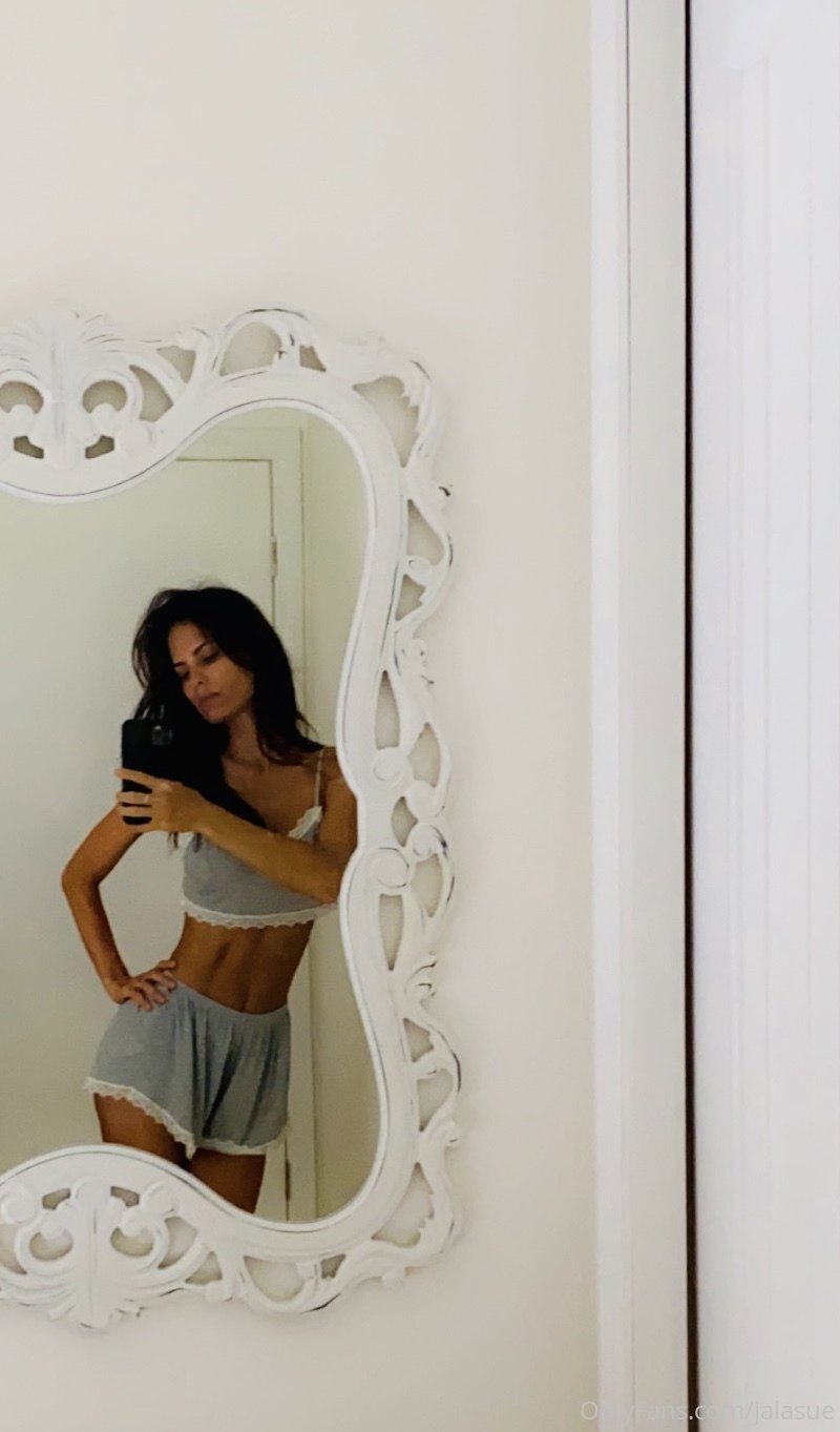 Jala Sue taking a selfie
