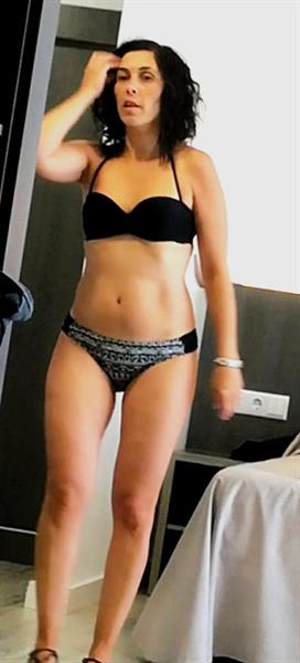 Stercy relaxed in bikini