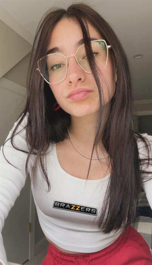 Alessia taking a selfie