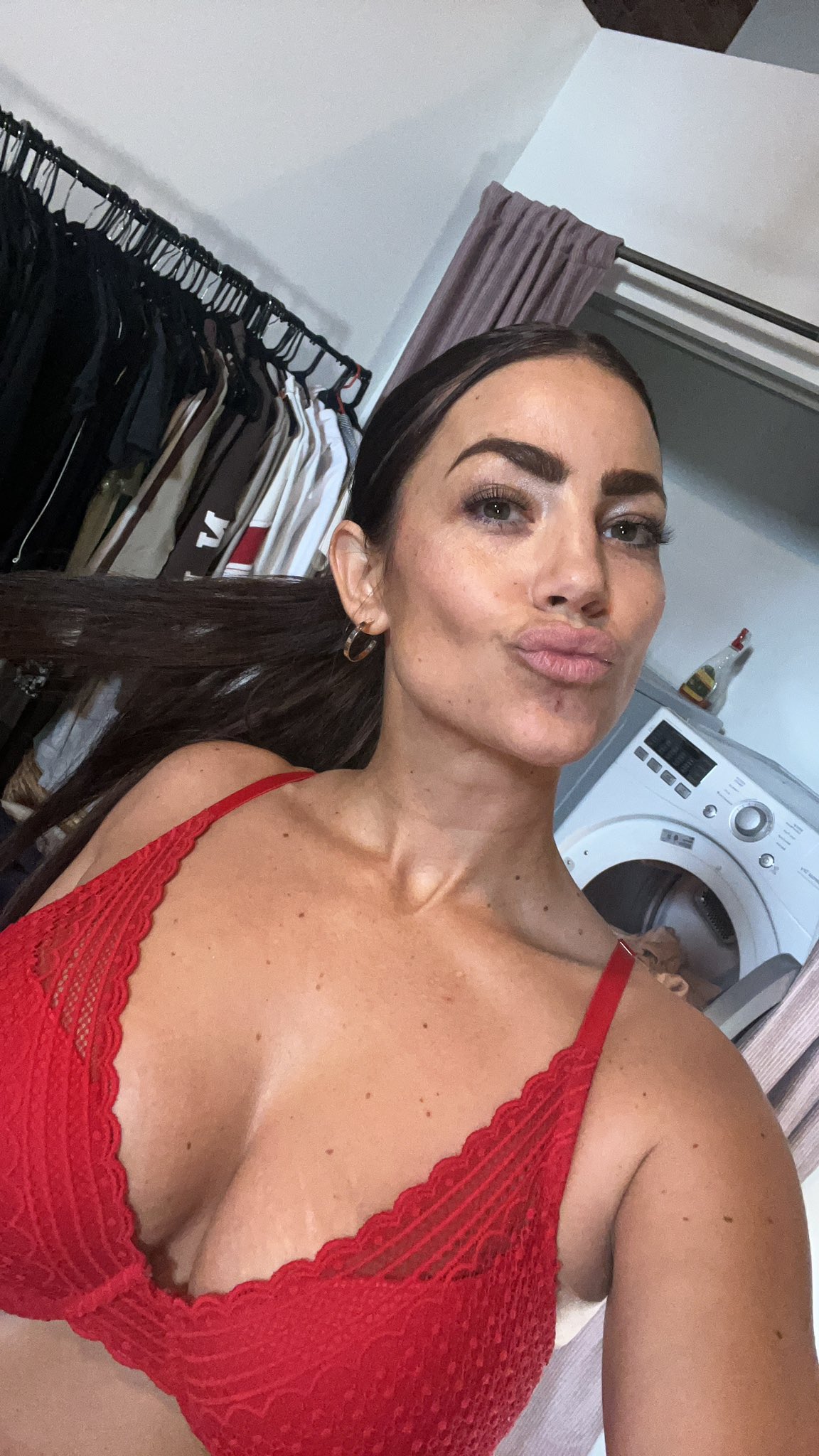 Koda Monroe in lingerie taking a selfie