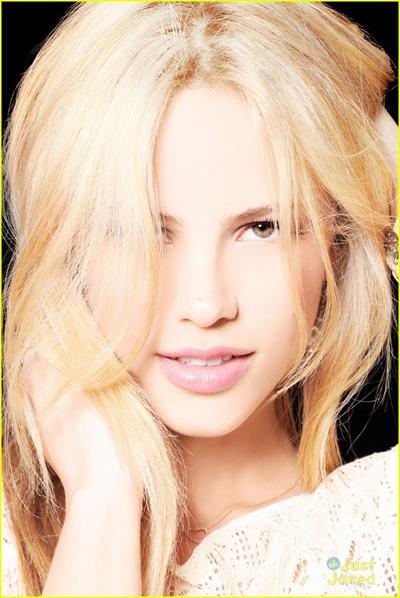 Halston Sage