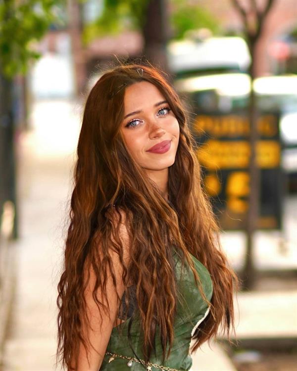 Lydia Violet