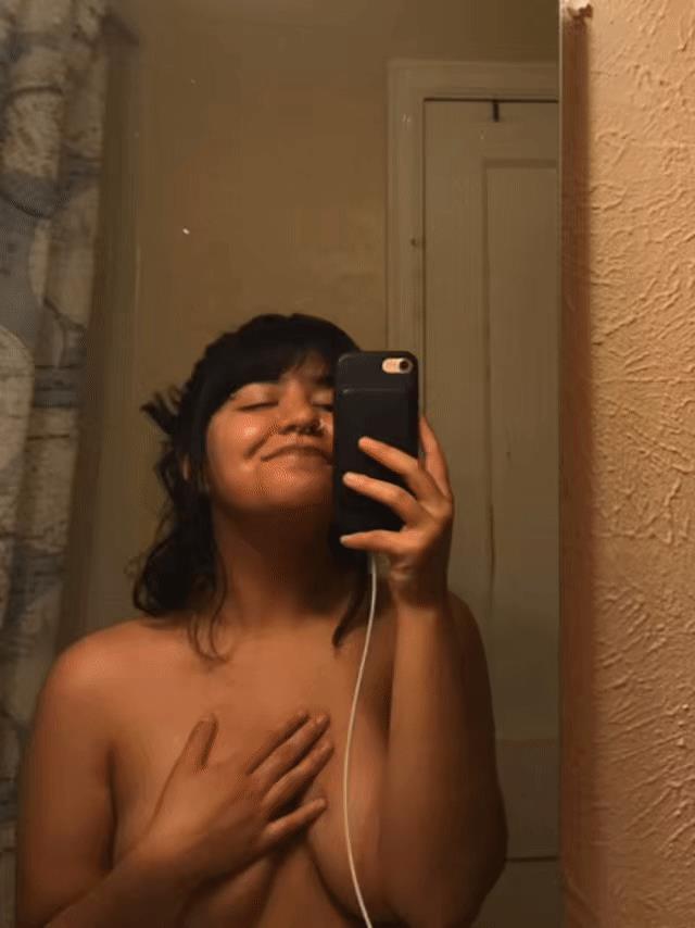MaryJane Selfie Pictures Maryjane Denver Colorado Latina Loves Flowers Coffee and Skating