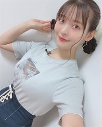 Sumire Uesaka taking a selfie
