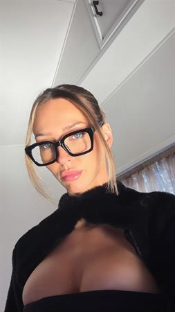 4 eyes