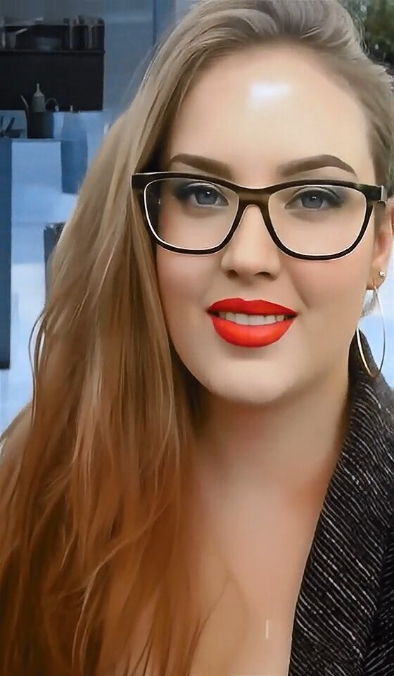 Finnish cumslut JenKowski gets her face covered in cum
