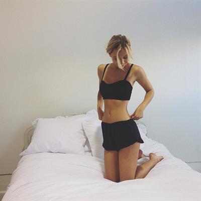 Alexis Ren Pictures Alexis Ren