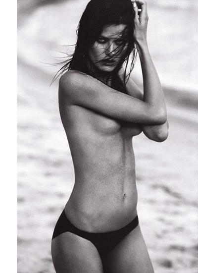 Isabeli Fontana in a bikini