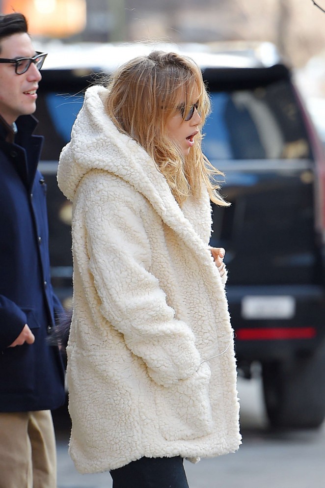 Suki Waterhouse