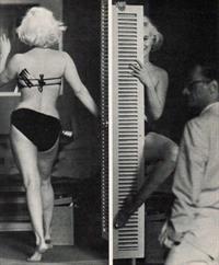 Marilyn Monroe in a bikini - ass