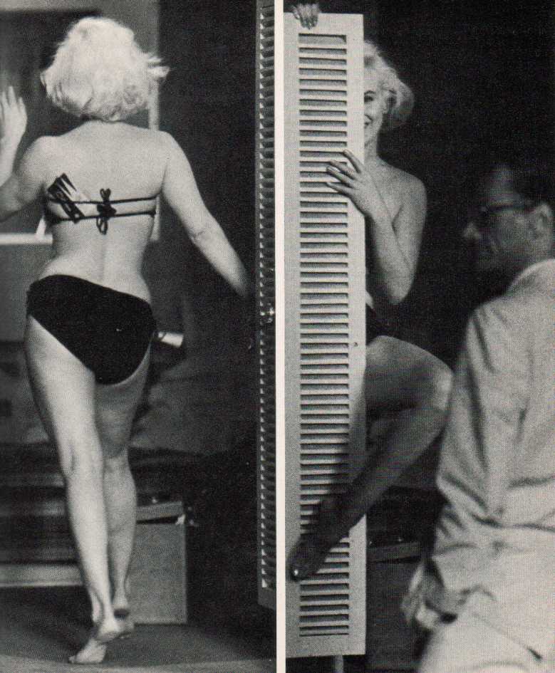 Marilyn Monroe in a bikini - ass