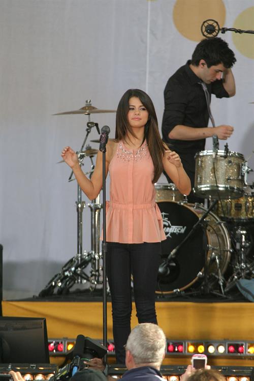 Selena Gomez performs at the Good Morning America GMA Summer Concert Series in New York City on June 17, 2011