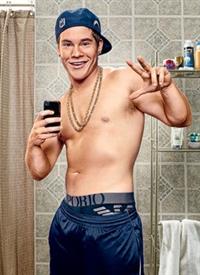 Adam DeVine taking a selfie