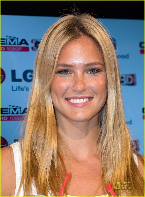 Bar Refaeli