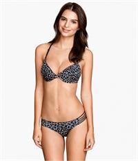 Emily Ratajkowski in lingerie