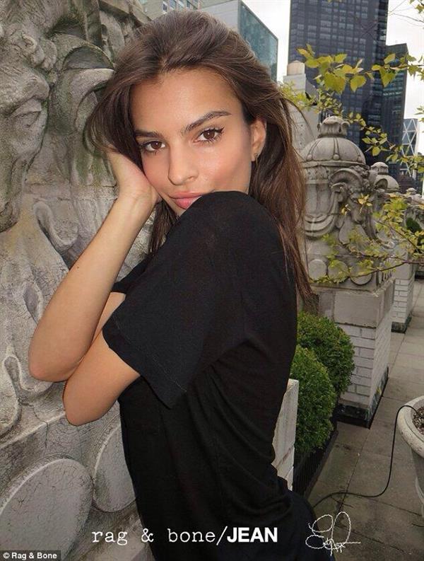 Emily Ratajkowski