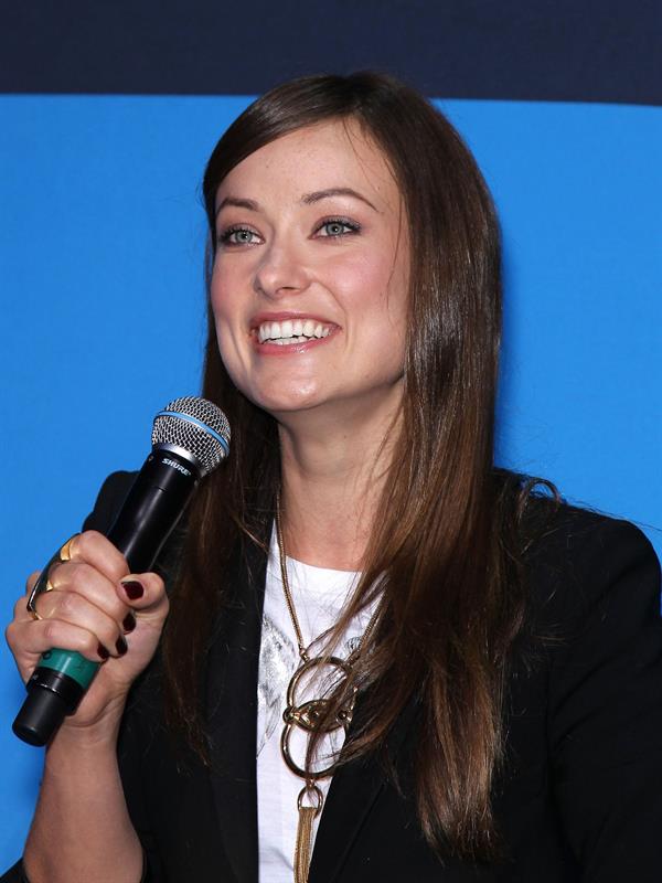 Olivia Wilde at the Blackberry booth at the 2011 CES in Las Vegas n December 7, 2011