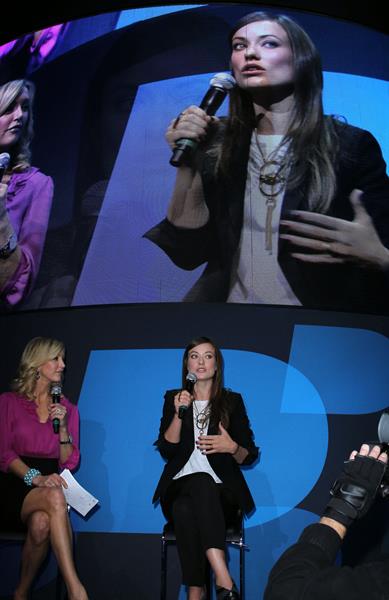 Olivia Wilde at the Blackberry booth at the 2011 CES in Las Vegas n December 7, 2011