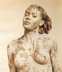 Alyssa Milano - breasts